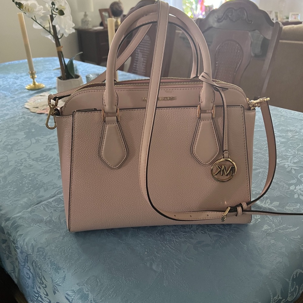 Light pink Michael kors purse